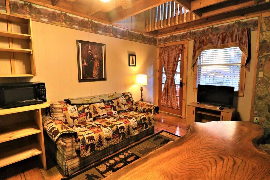 הלן Amazing Cabin Fireplace And Stream #11 מראה חיצוני תמונה