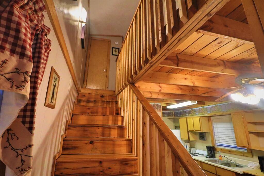 הלן Amazing Cabin Fireplace And Stream #11 מראה חיצוני תמונה